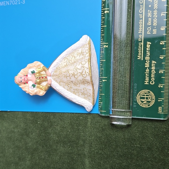 Barbie Brooche Hallmark Holiday Pin  1996 Vintage Jewelry - Picture 4 of 16